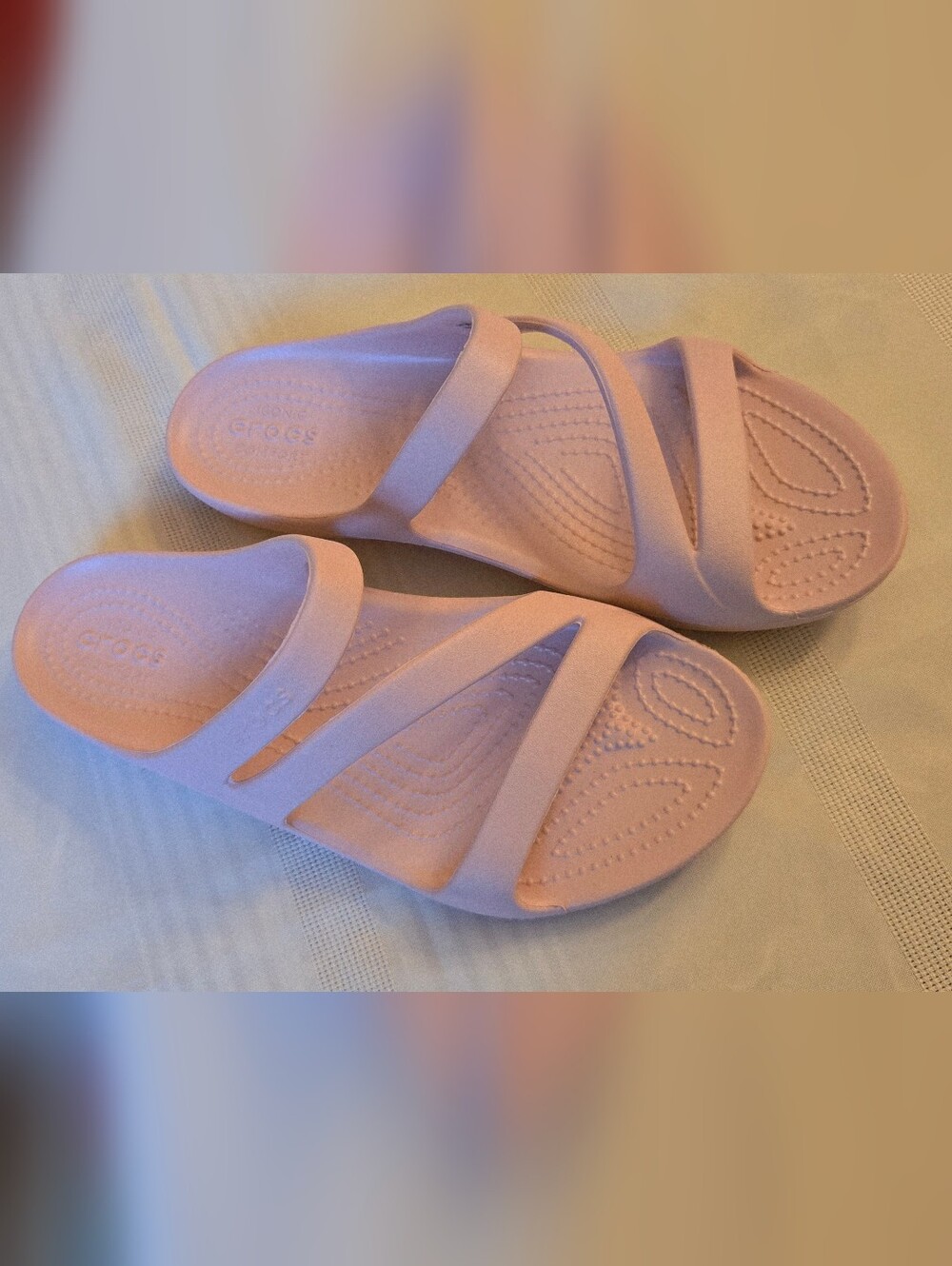 NEW Iconic Crocs Comfort Women’s Pink Slide Sandals
